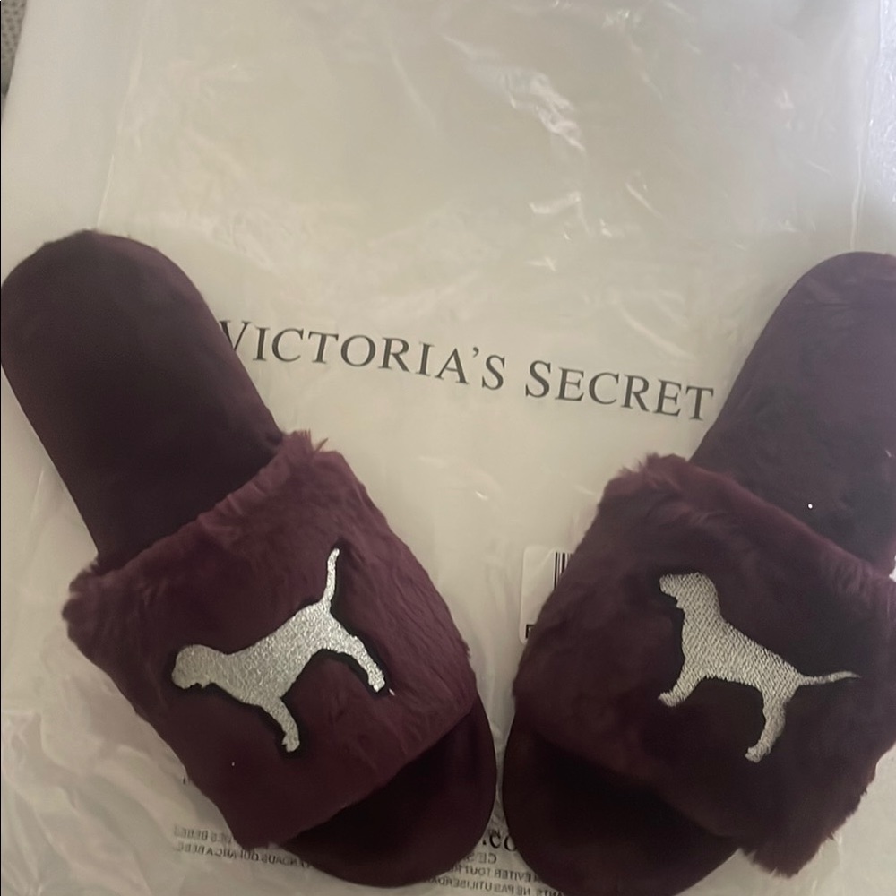 Victoria's Secret Purple Cozy Indoor Slippers NWOT